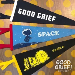 Super7 Peanuts Pennant - Snoopy Space