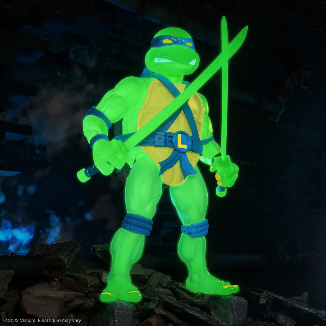Super7 Teenage Mutant Ninja Turtles ULTIMATES! - Leonardo [Mutagen Ooze Glow] (Pre-Order Exclusive)